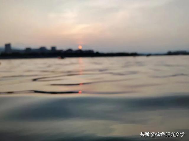 八一征文作文400字（征文作文400字四年级）