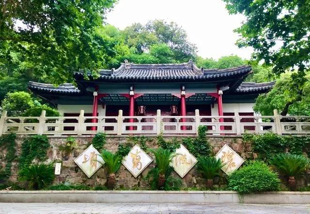 莫之与京的意思，莫之与京的意思是什么